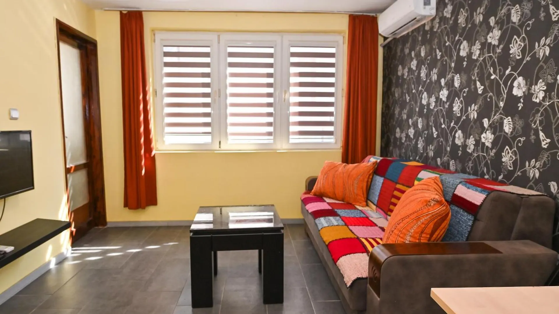 Eli Apartment Burgas City